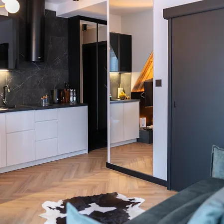 Zwierzyniecka Aparthotel 3*