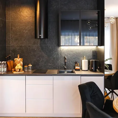 Aparthotel Zwierzyniecka 3*