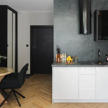 Zwierzyniecka Aparthotel 3*