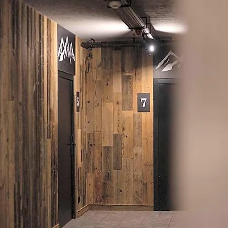 Zwierzyniecka Lejlighedshotel 3*