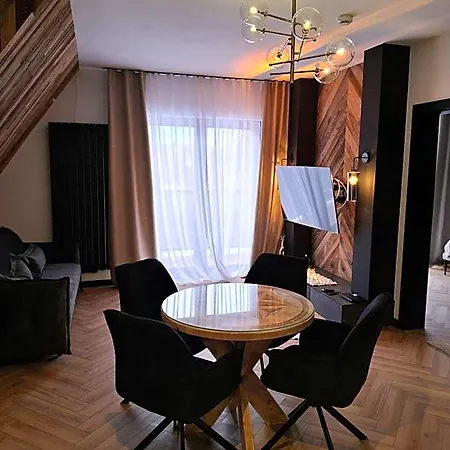 Zwierzyniecka Lejlighedshotel 3*