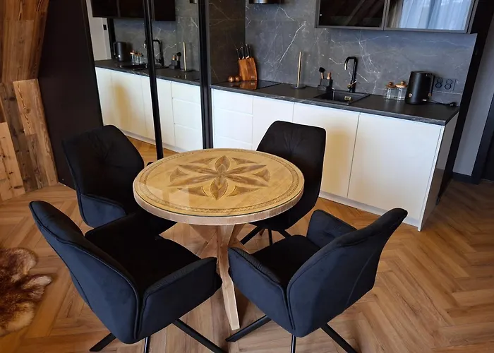 Zwierzyniecka Lejlighedshotel 3*